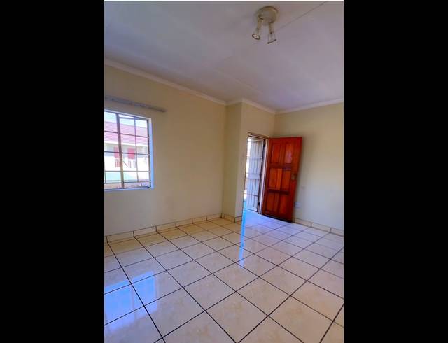 2 BEDROOM APARTMENT FOR SALE IN ANNADALE